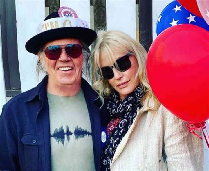 Daryl Hannah's Partner: A Glimpse Into Her Love Life