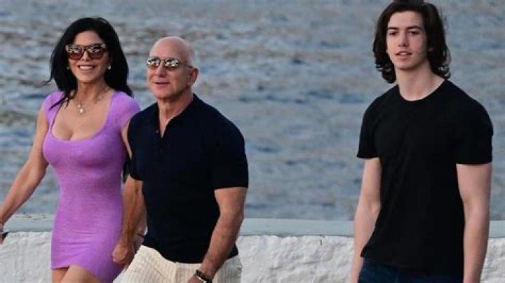 Discover The Real Age Of Jeff Bezos' Daughter Today!