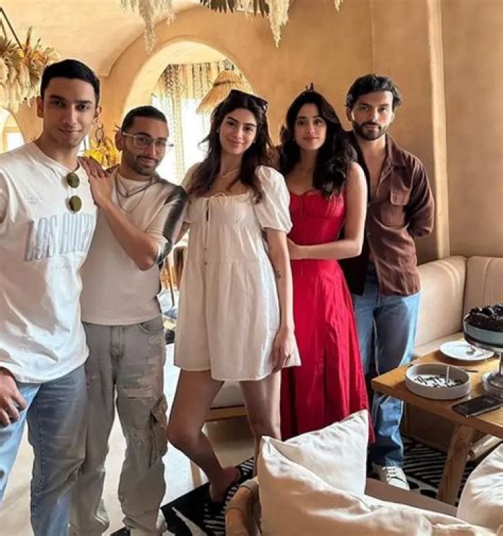 Exploring The Shikhar Pahariya Family Net Worth: A Glimpse Into Their Wealth