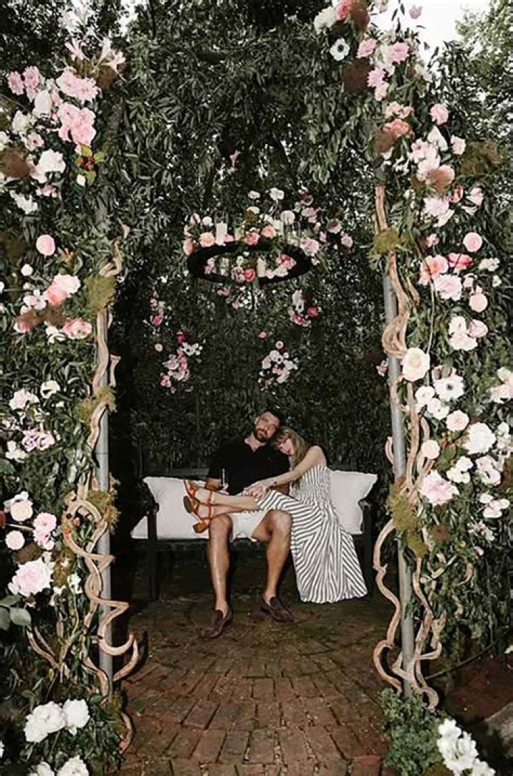 Jodie Comer Engaged: A Look Into Her Life And Love