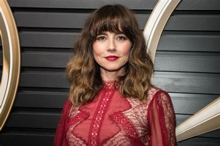 Linda Cardellini: A Glimpse Into Her Journey As A Mother