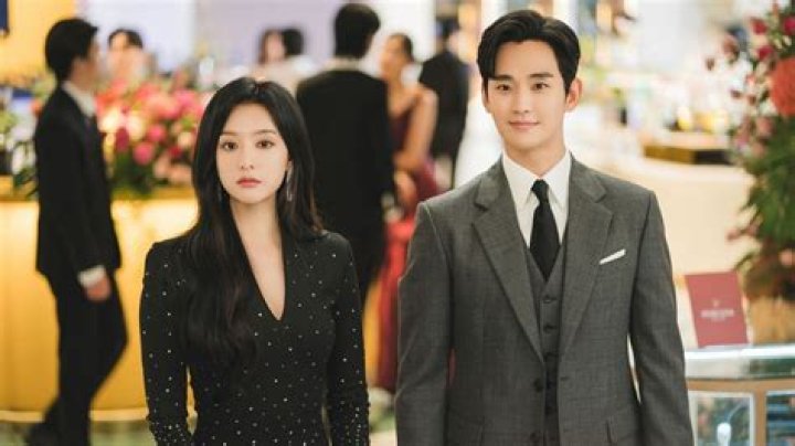 **Unraveling The Mystery: How Old Is Kim So Hyun?**